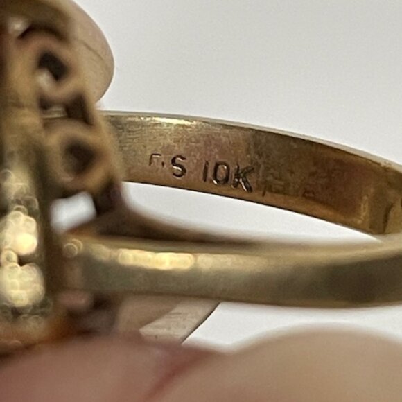 10K gold and tiger's eye cocktail ring. - Picture 6 of 6